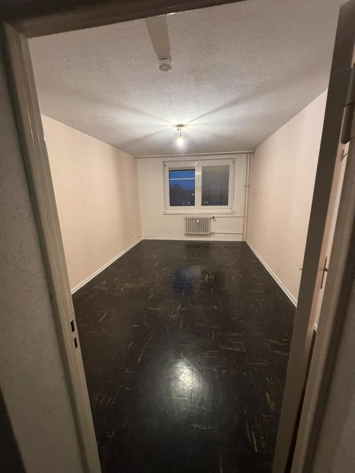 Thumbnail-3 Zimmer Wohnung mit Balkon und Stellplatz und Fahrstuhl