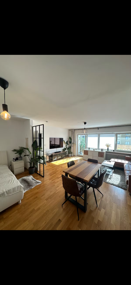 Thumbnail-Zentral möbliertes Apartment mit Balkon und Parkplatz 01.02-28.03