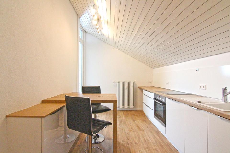 Thumbnail-Charmante Dachgeschosswohnung mit Aufzug, Balkon & Stellplatz – modern saniert in Achern
