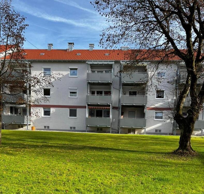 Thumbnail-83 m² Wohnung mit Terrasse in zentraler Lage – 3 Zimmer