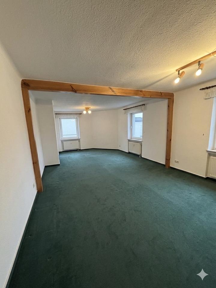 Thumbnail-Großzügige 4-Zimmer-Maisonettewohnung (110 m²) in zentraler Lage