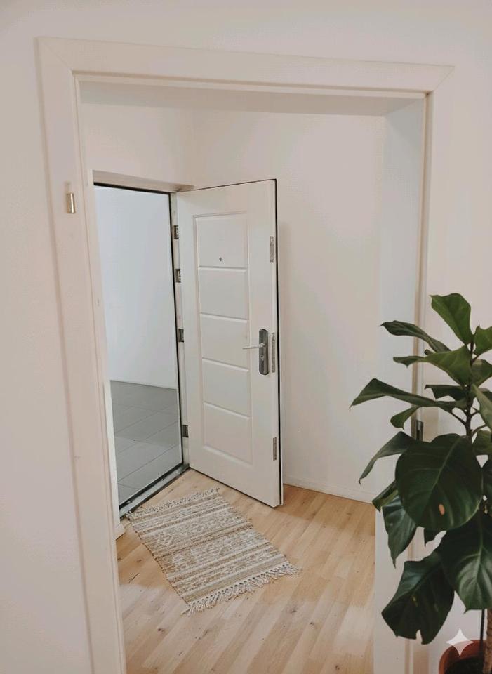 Thumbnail-Apartment 32qm, EinbauKüche, Bad, Diele, Abstellraum, Keller