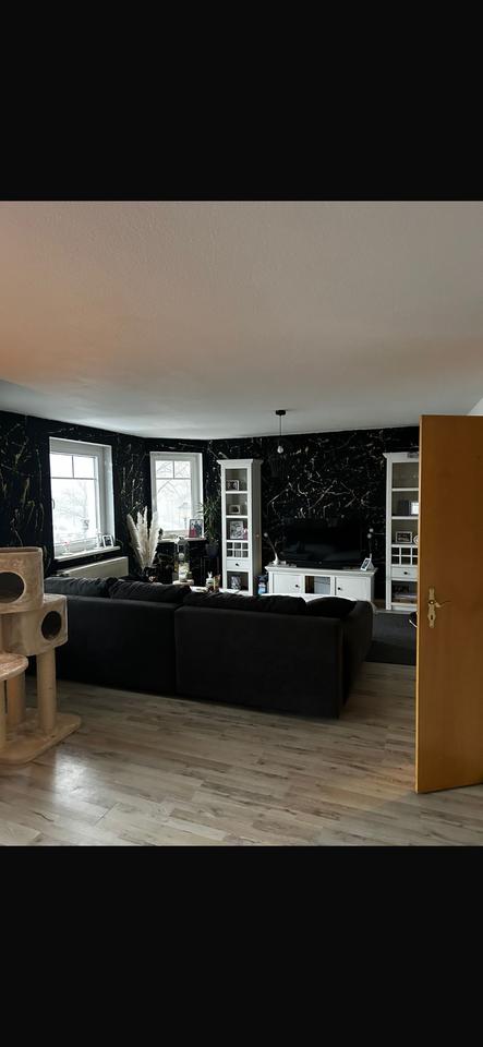 Thumbnail-Sehr schöne 3 Zimmer Wohnung mit Blick in die Berge und die Natur