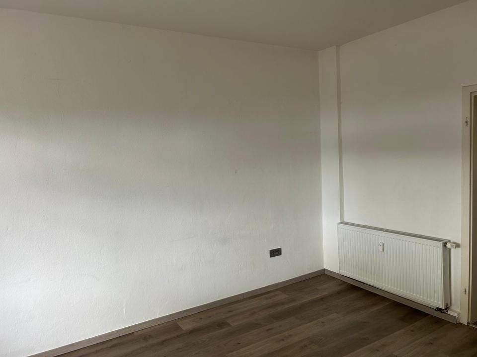 Thumbnail-1 Zimmer + Küche + Dusche Wohnung zum Vermieten saniert