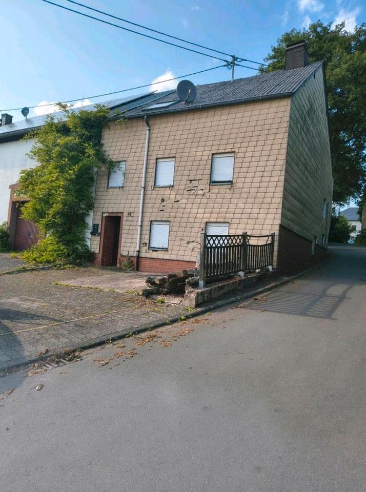 Thumbnail-Olmscheid, einseitig angebautes Haus, Sanierungsobjekt