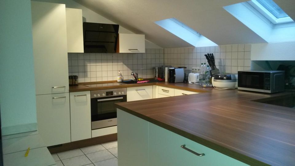 Thumbnail-Schöne teilmöblierte DG-Wohnung mit hochwertiger Einbauküche