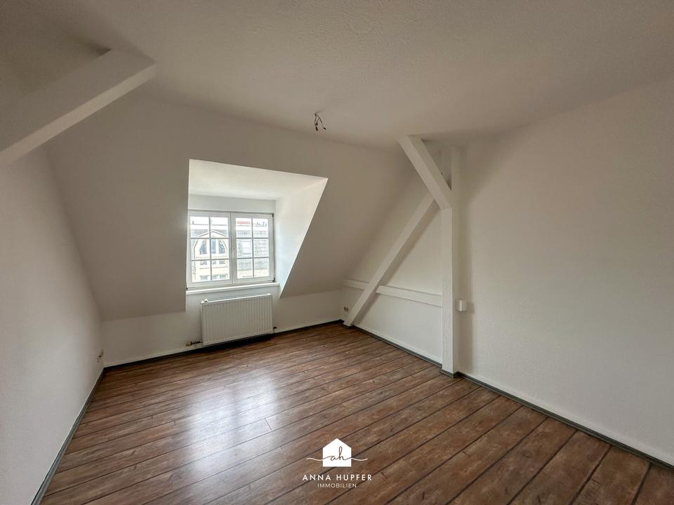 Thumbnail-Zentral gelegene 2-Raum-Wohnung im Dachgeschoss