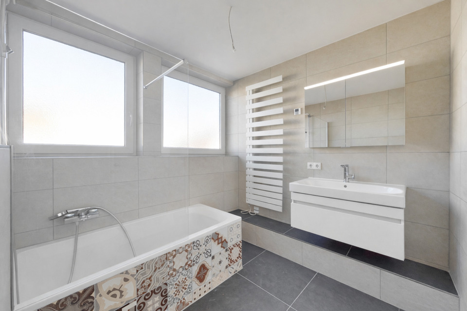 Thumbnail-2-Zimmer-Dachgeschosswohnung mit Einbauküche, Balkon und Blick ins Grüne