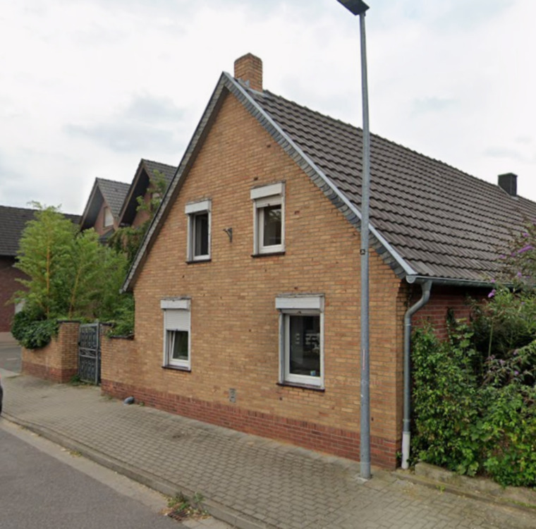 Thumbnail-Einfamilienhaus auf großem Grundstück in idyllischer Feldrandlage