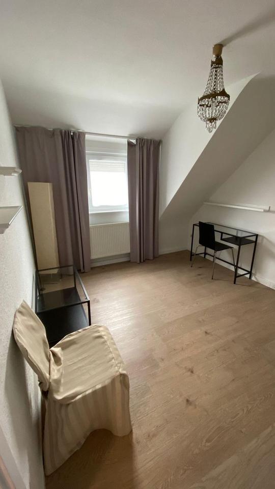 Thumbnail-2,5 Zimmer Wohnung in Stuttgart-Untertürkheim