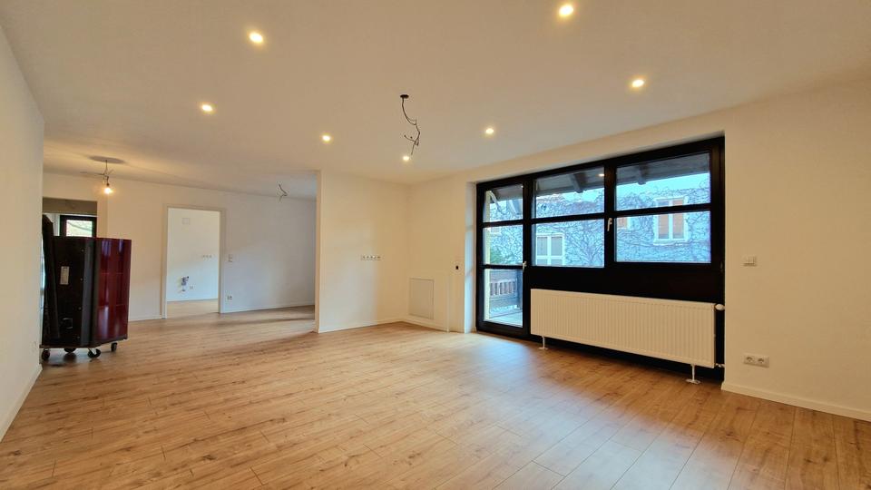 Thumbnail-Stilvolle Stadtwohnung mit Dachterrasse und Balkon in bester Lage von Schwandorf