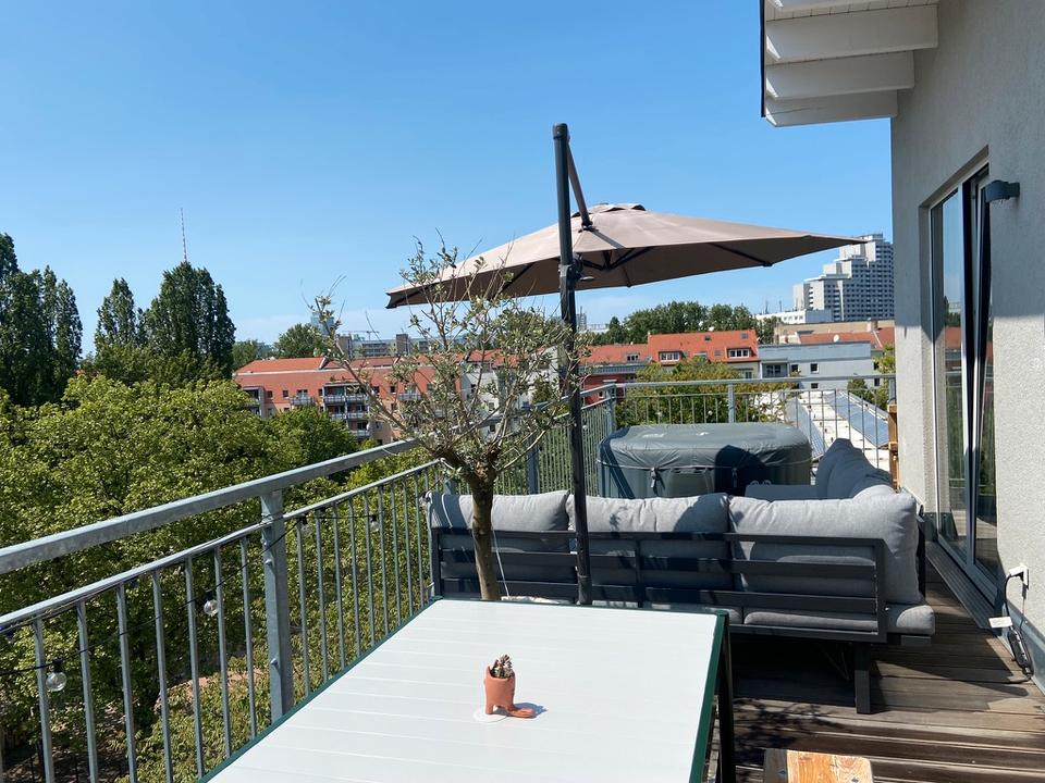Thumbnail-Stylish 2-Zimmer-Wohnung mit 30 m² Terrasse in Friedrichshain