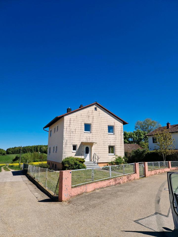Thumbnail-renovierungsbedürftiges Haus zu verkaufen
