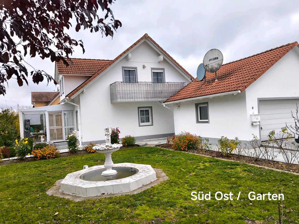 Thumbnail-Einfamilienhaus mit großem Garten und Doppelgarage