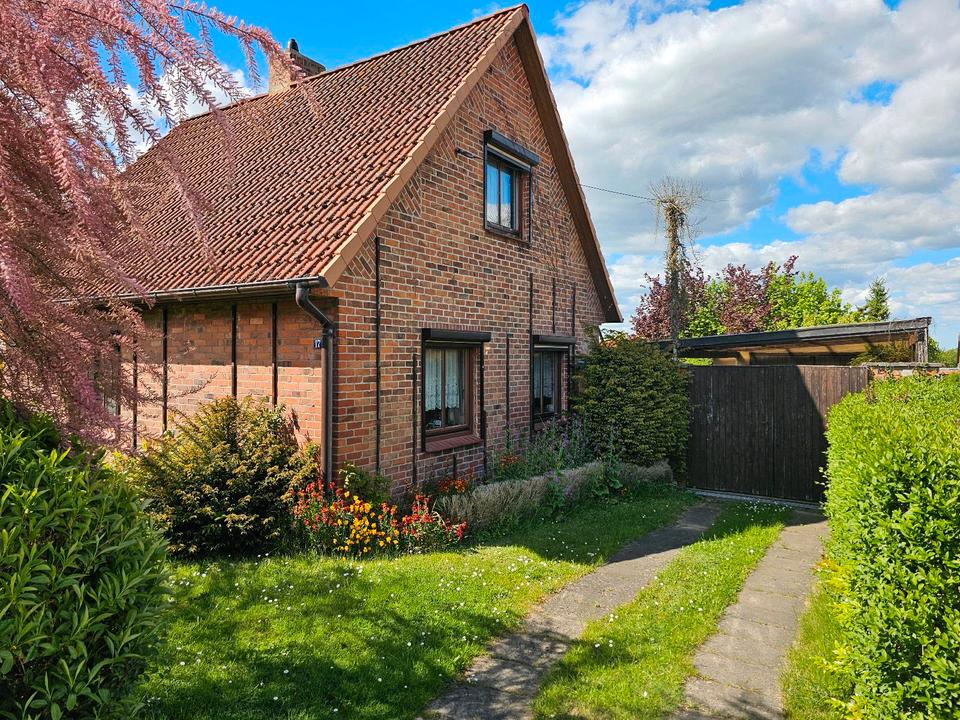 Thumbnail-Schönes Haus mit großem Garten