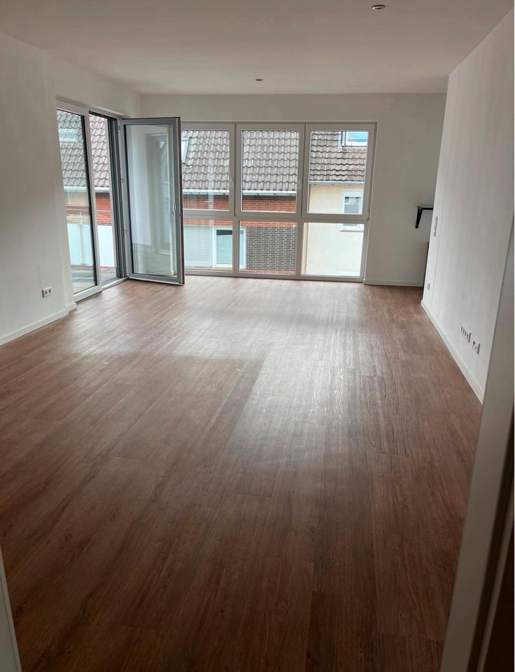 Thumbnail-Moderne 3-Zimmer-Wohnung mit Balkon