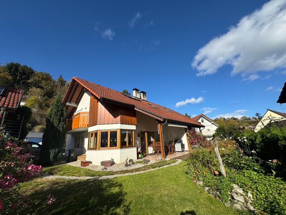 Thumbnail-Attraktive Doppelhaushälfte in Nollingen