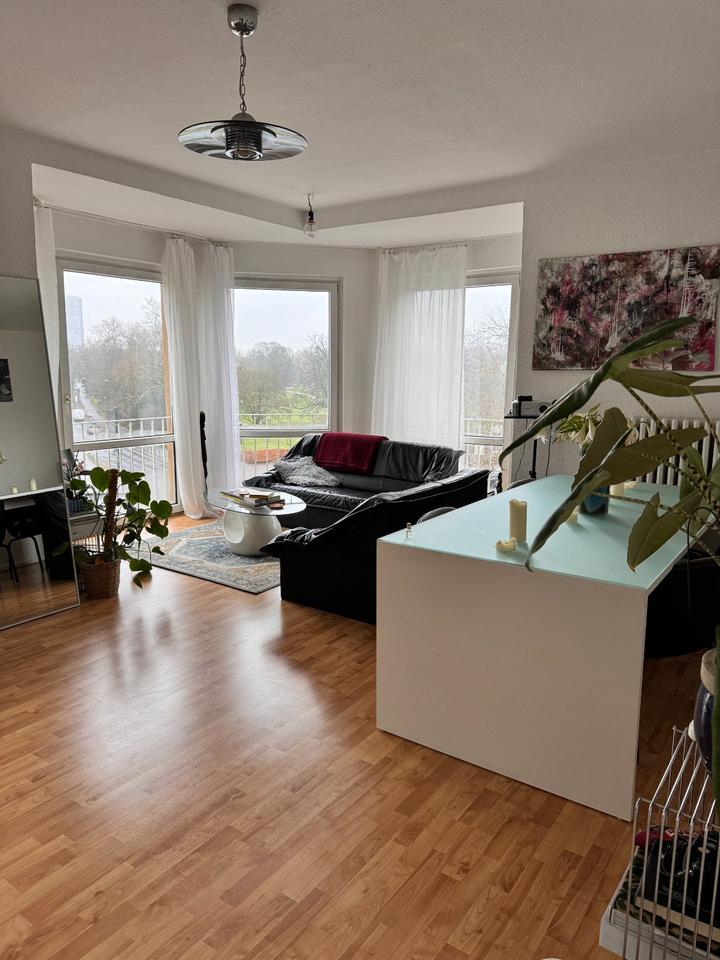 Thumbnail-Untermiete: Helle 3-Raum-Wohnung in Düsseldorf mit Ausblick auf B