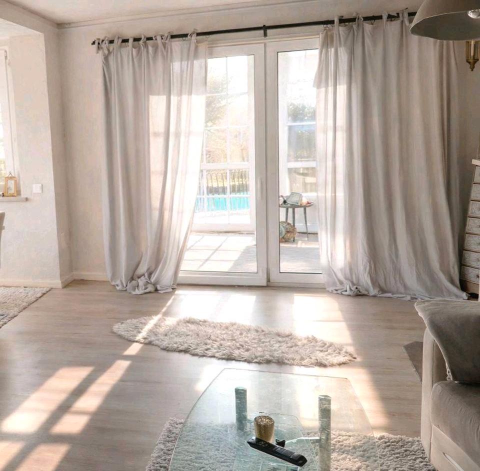 Thumbnail-Modernisiertes Einfamilienhaus mit großem Garten, Pool und Garage