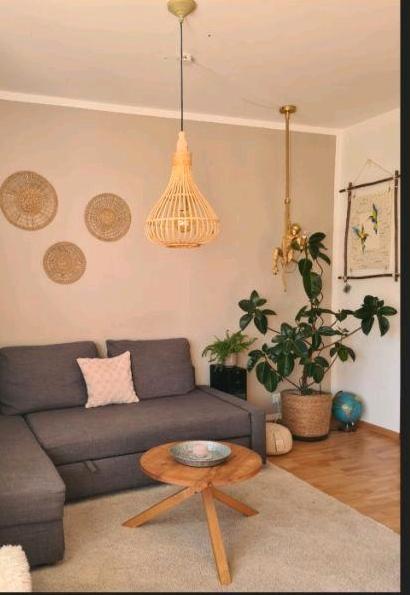 Thumbnail-Möblierte 2 Zimmer Wohnung- befristete Untermiete (Juni-August)