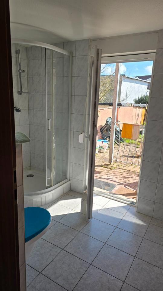 Thumbnail-Nette kleine helle 1 Zimmer Wohnung mit Bad, Küche, Terrasse