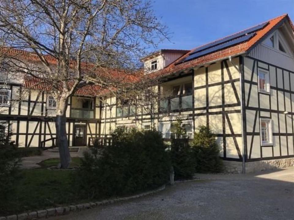 Thumbnail-geräumige Seniorenwohnung, barrierearm + Balkon + PKW-Stellplatz