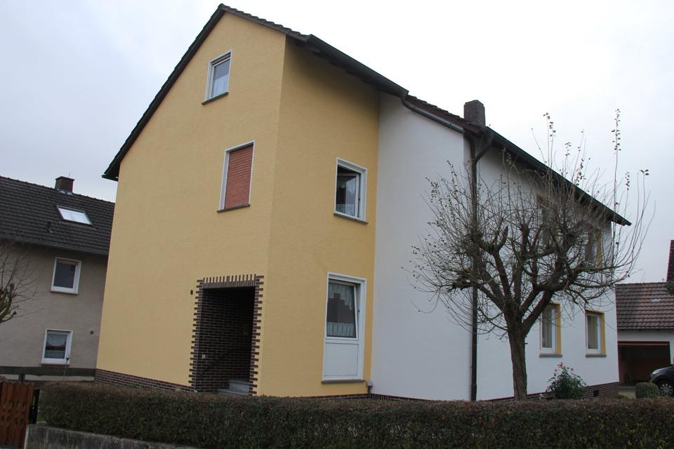 Thumbnail-Gepflegtes1-2 Familienhaus mit 3 Garagen, 2 Balkone & Terrasse