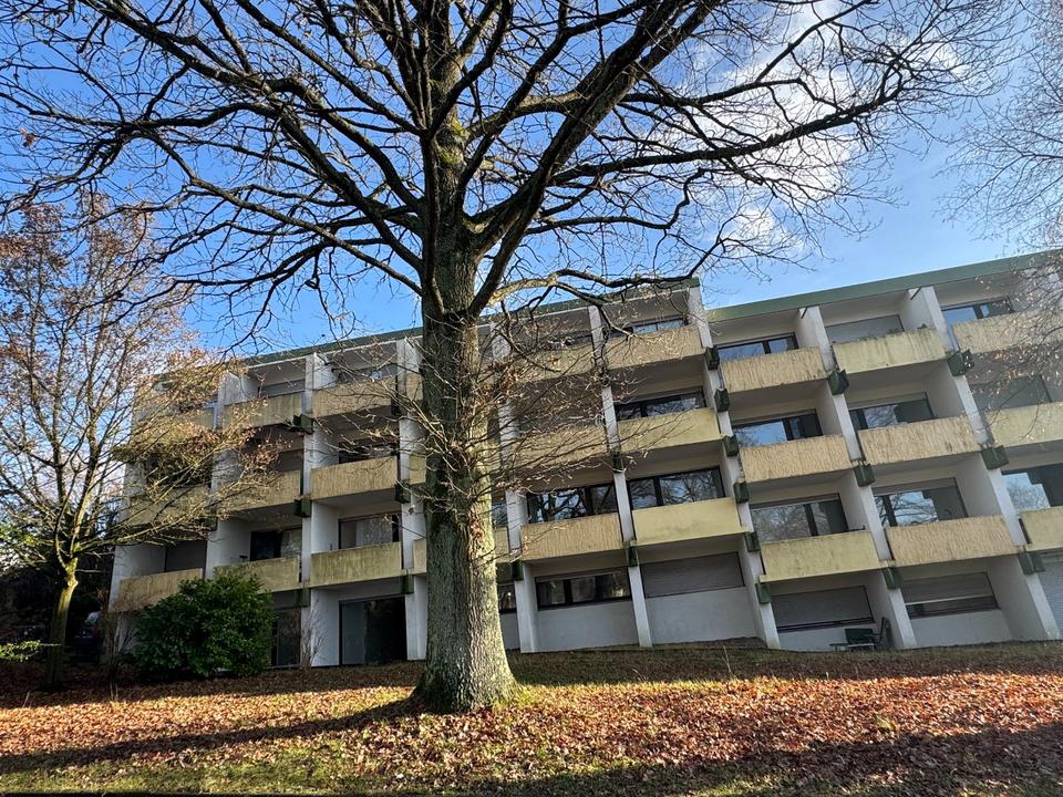 Thumbnail-Großzügige Mietwohnung mit 2 kleinen Terrassen und PKW-Stellplatz