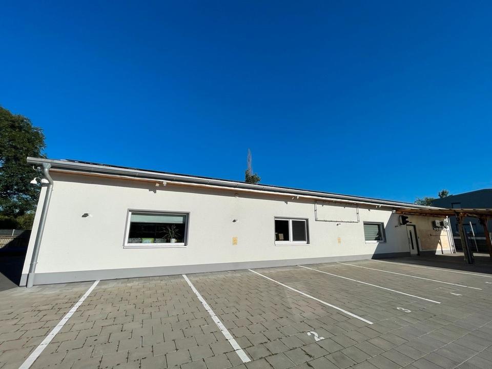 Thumbnail-Gewerbehalle 200m2 in Adelsdorf beheizt