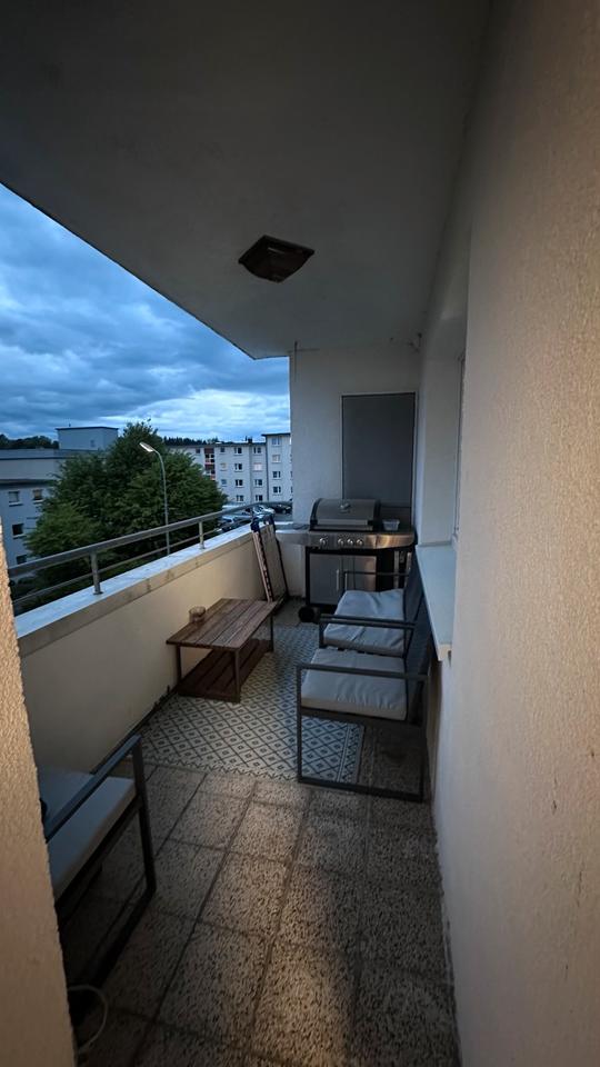 Thumbnail-Helle 3-Zimmerwohnung mit Balkon und Einbauküche Bernberg