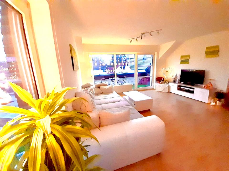 Thumbnail-Helle 3 Zimmer Wohnung mit Loggia