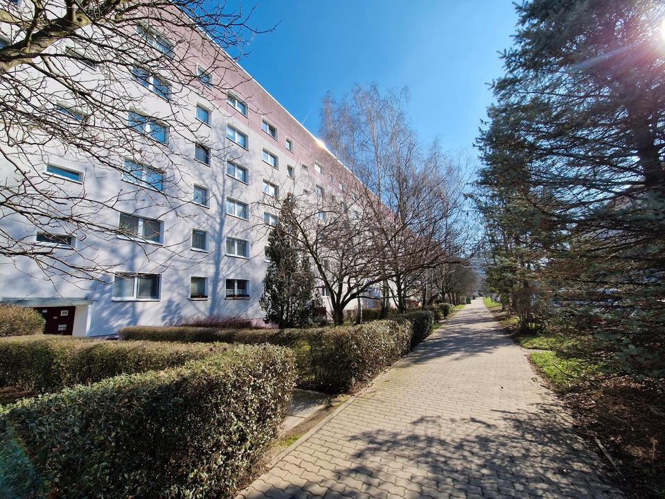 Thumbnail-**FRISCH RENOVIERT**4-Zimmer-Wohnung Balkon 3.OG Bad mit Wanne ab 15.04.2026