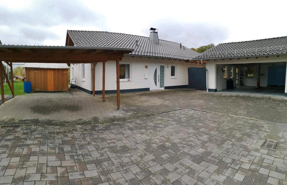 Thumbnail-Bungalow mit Doppelgarage