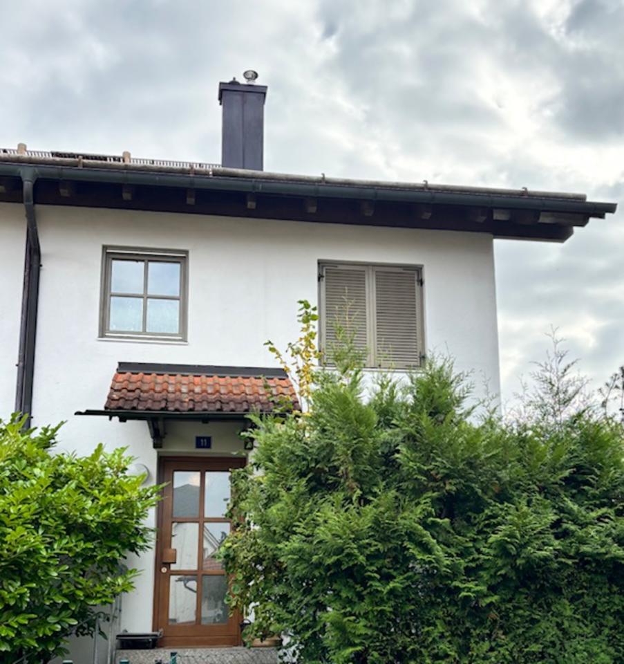 Thumbnail-Ruhig gelegene Doppelhaushälfte mit Kachelofen und Gartenanteil