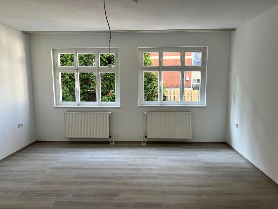 Thumbnail-Teilrenovierte 2,5-Zimmer-Wohnung mit Terrasse im Zentrum