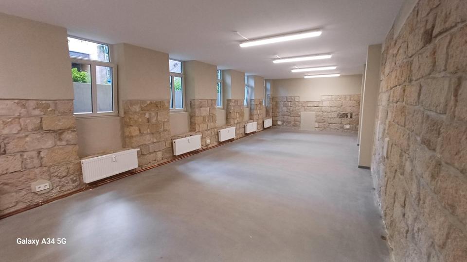 Thumbnail-73 m² Atelier Büro Studio im Herzen der Neustadt