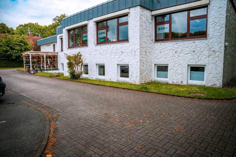 Thumbnail-Zentrale Bürofläche mit 204 Qm., 4 Zimmern und vielen Parkplätzen