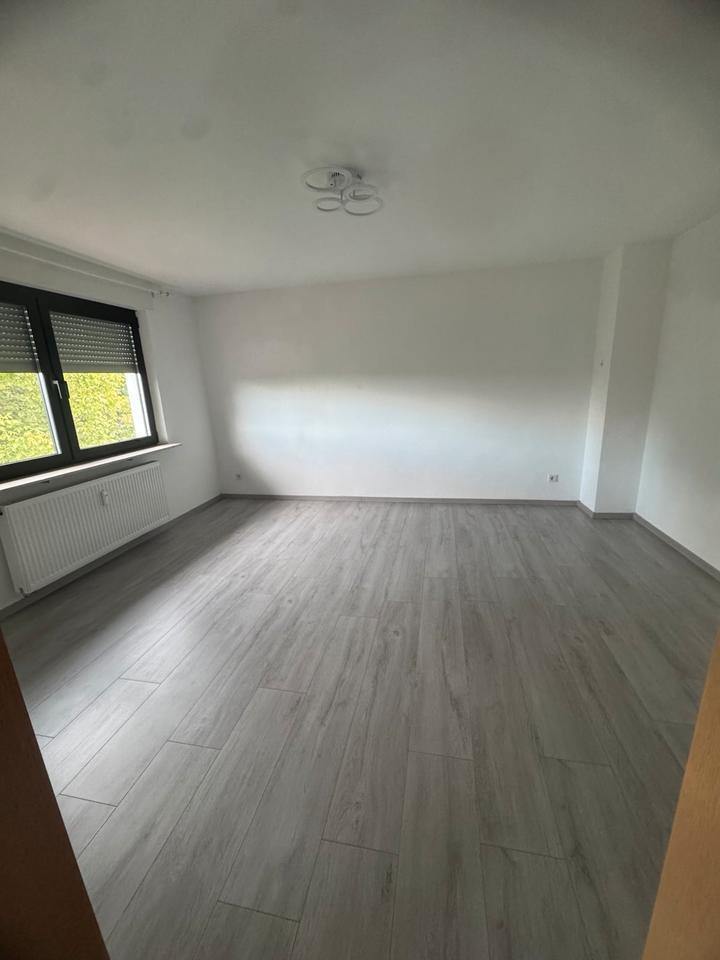 Thumbnail-Schöne, gepflegte Wohnung in Eiweiler ab 01.06 zu vermieten.