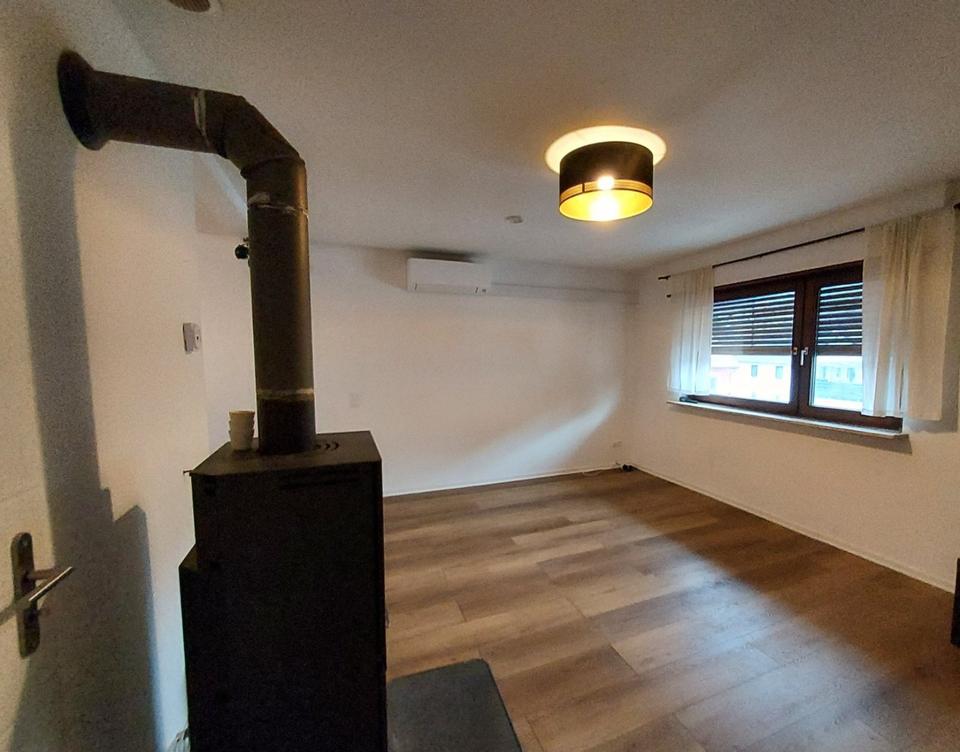 Thumbnail-kleines Haus mit großem Garten