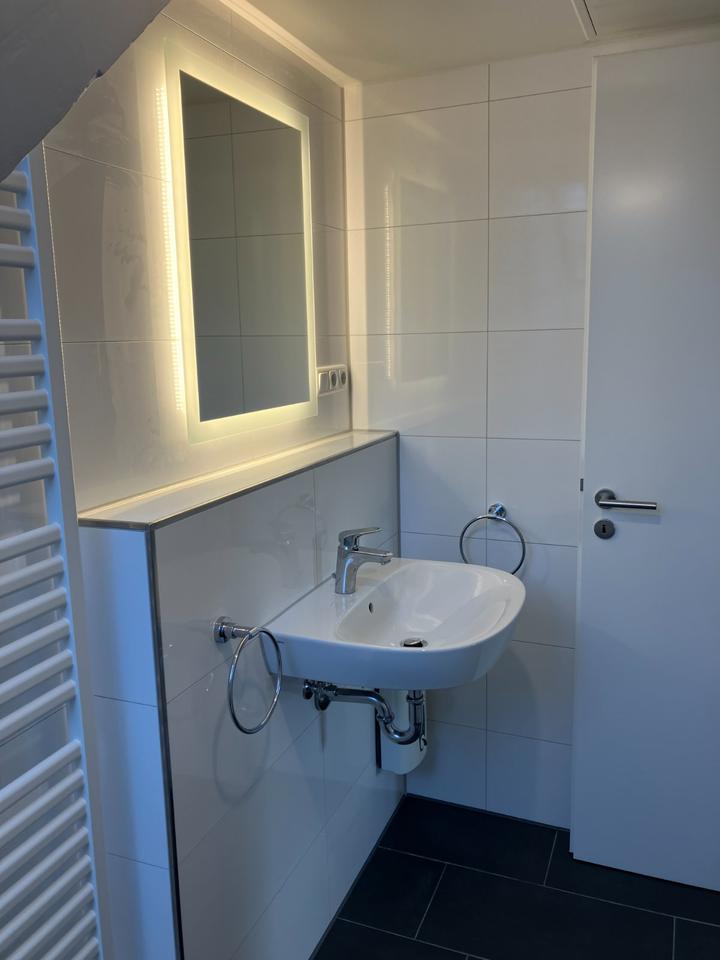 Thumbnail-Erstbezug nach Komplettrenovierung 2 ZKDB mit 52m² im 2. OG