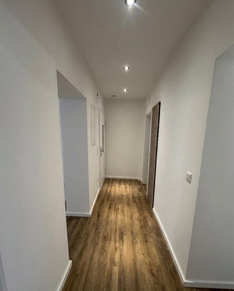 Thumbnail-Frisch saniert: Exklusive 2-Zimmer-Wohnung mit Loggia -Köln-Niehl