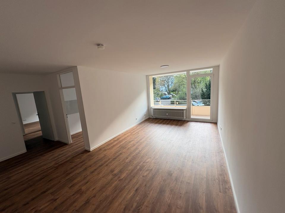 Thumbnail-Kernsanierte 3 ZimmerWohnung mit Balkon in ruhiger Lage