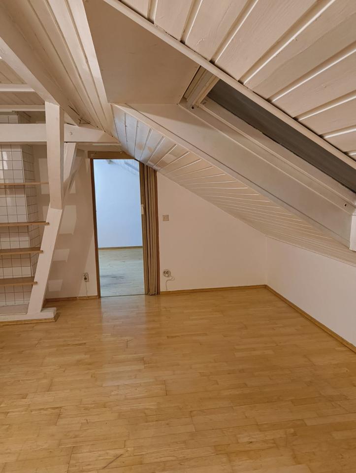 Thumbnail-Gemütliche 2-Zimmer-Dachgeschosswohnung in Altötting