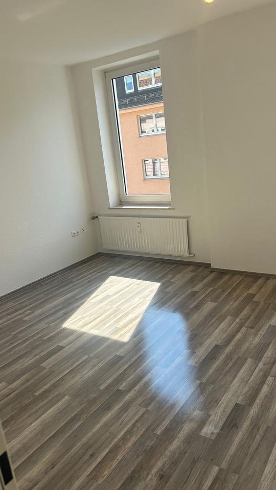 Thumbnail-Sehr schöne sanierte 2 Zimmer Wohnung in Essen zu vermieten