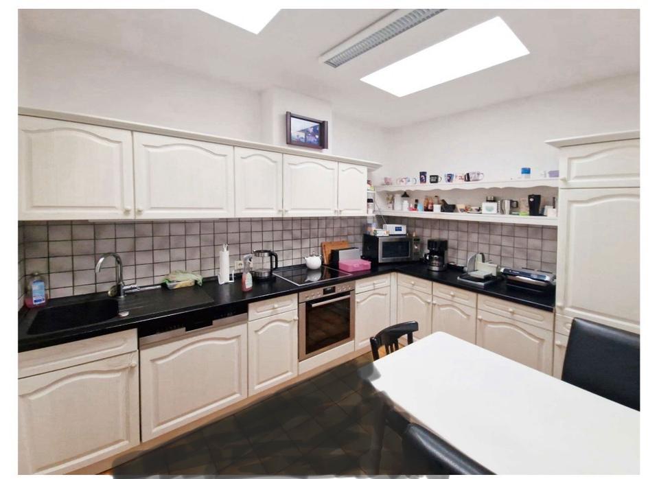 Thumbnail-Moderne 4 Zimmer Küche Bad Balkon 110 m²