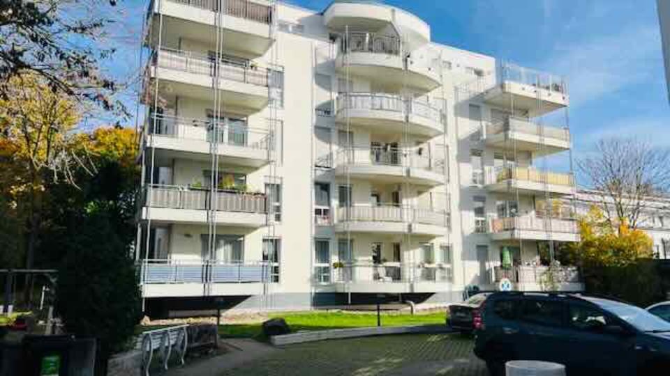 Thumbnail-Schöne, Helle 3-Zimmer-Wohnung mit Balkon, Taunusblick & Tiefgar.