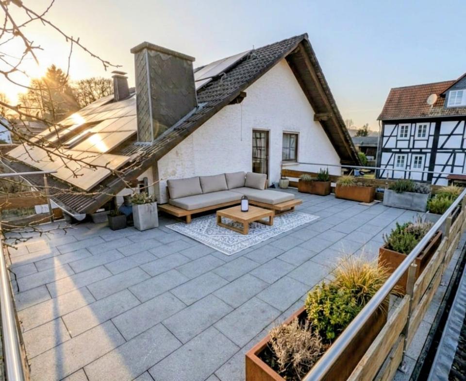 Thumbnail-Frisch renovierte 4-Zimmer-Wohnung mit Dachterrasse und Garten