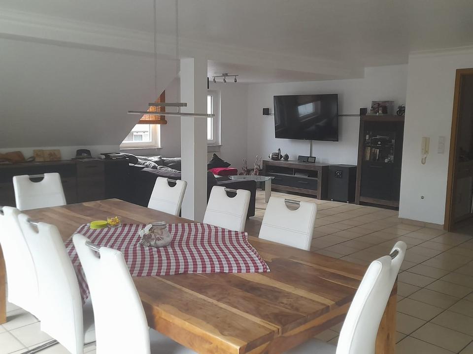 Thumbnail-Großzügige 4-Zimmer-Dachgeschosswohnung in Steinensittenbach