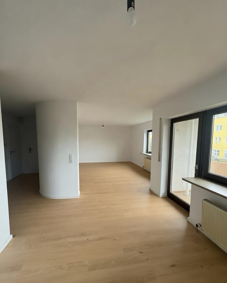 Thumbnail-Moderne 4,5-Zimmer-Wohnung | 105,57 qm | Balkon | Garage