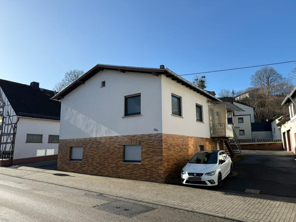 Thumbnail-Renovierte 3Zimmer-Wohnung mit 2 Stellplätzen –Einzug ab 01.03.26